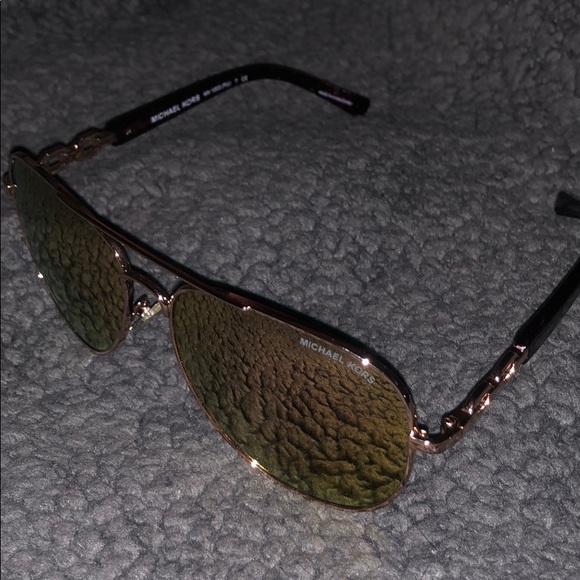 MK sunglasses SOLD - Picture 2 of 4